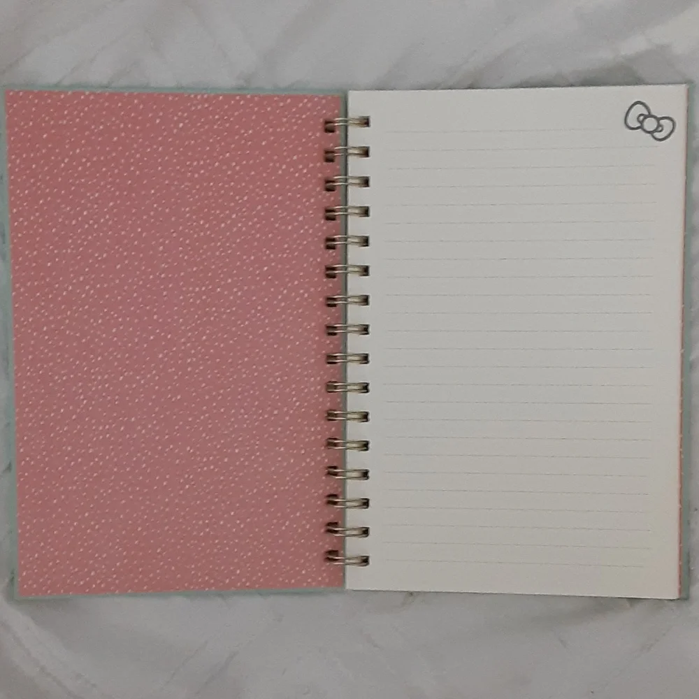 Hello Kitty Spiral Notebook - Picture 4 of 4